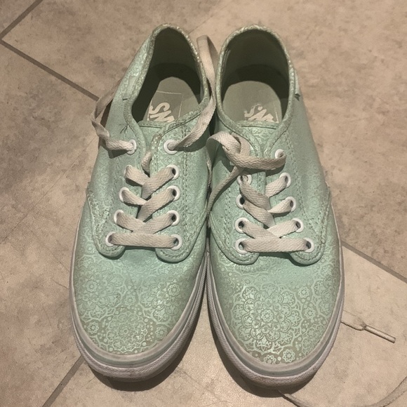 Mint vans - Picture 2 of 2